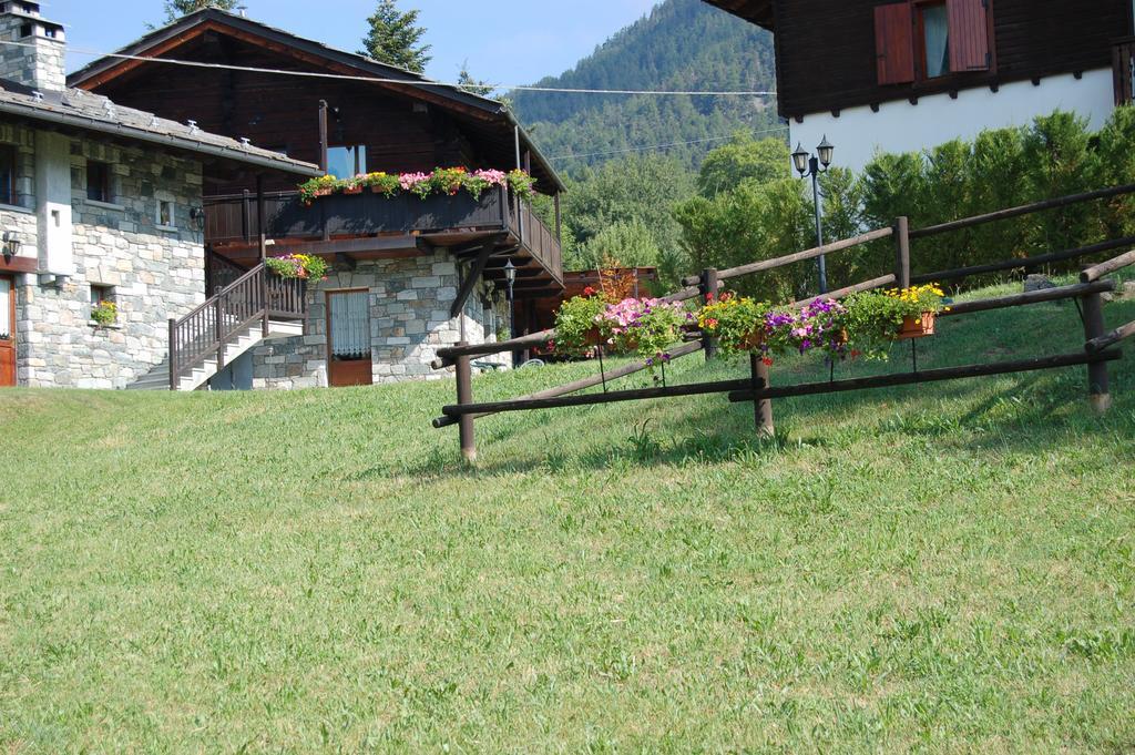 Residence Foyer D'Antan Brusson Exterior foto